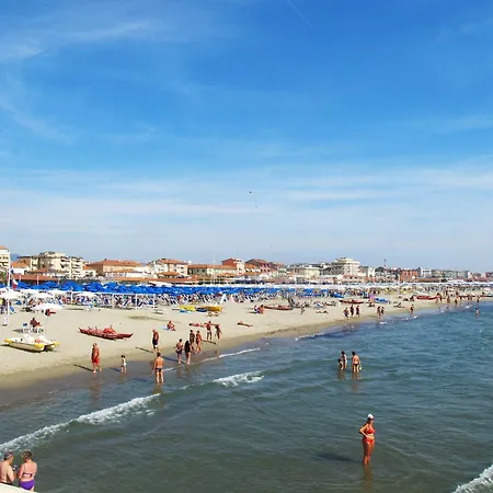 Casa Chiara By Interhome Lido di Camaiore