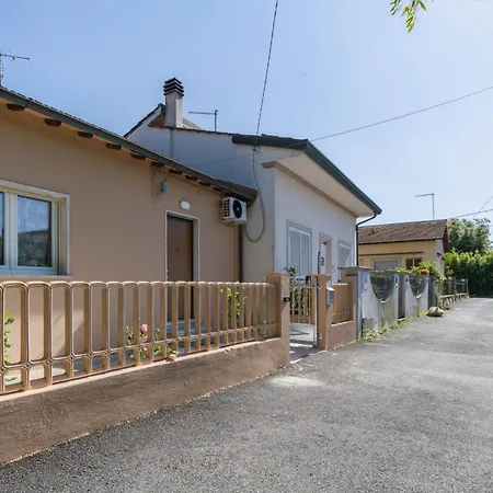 Casa Chiara By Interhome Lido di Camaiore