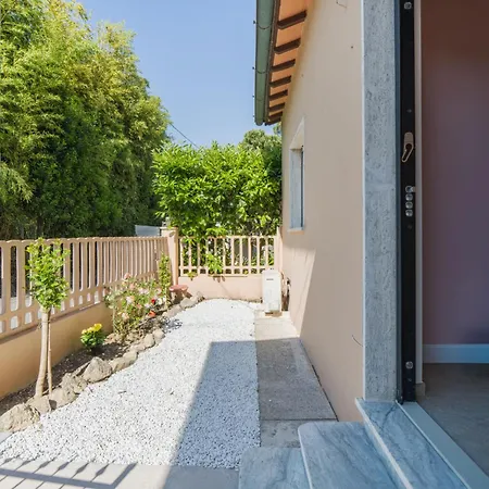 Casa Chiara By Interhome Lido di Camaiore